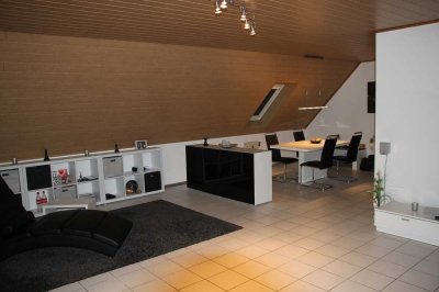 Stilvolle 3-Zimmer-DG-Wohnung mit Terrasse in Wolfsburg