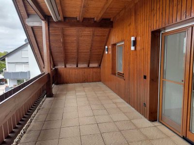 Modernisierte 3-Zimmer-DG-Wohnung mit Balkon und Garage zur Erstvermietung