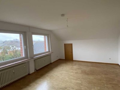 Schöne 2-Zimmer Dachgeschosswohnung hell und ruhig