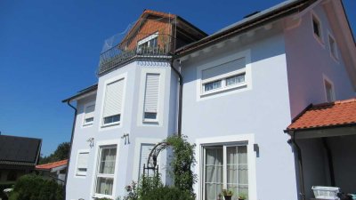 Stilvolle, gepflegte 2-Zimmer-DG-Wohnung mit gehobener Innenausstattung mit EBK in Pforzheim
