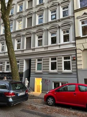 Möblierte 2,5-Zimmer-Souterrain-Wohnung in Bestlage Bellealliancestrasse