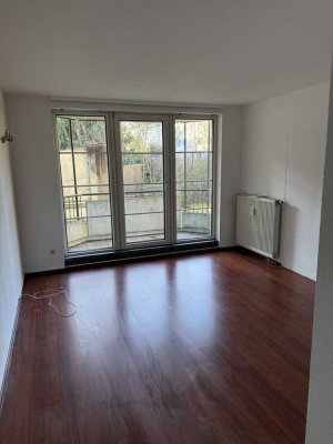 helle 2- Raum-Wohnung im 2. OG