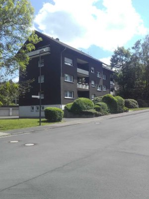Gepflegte freundliche 2-Zimmer-Dachgeschosswohnung mit Balkon in Gummersbach-Dieringhausen