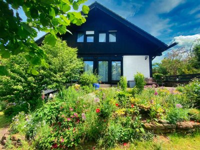 Großzügiges Einfamilienhaus in ruhiger Lage (Kamin, Einliegerwohnung möglich)