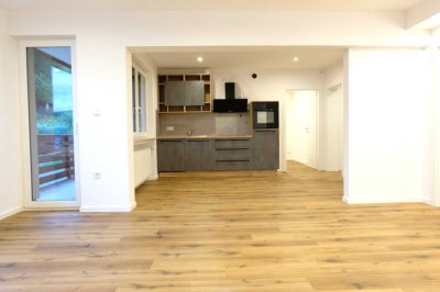 Erstbezug nach vollständiger Renovierung ! 3 ZKB mit Einbauküche und Garagenoption in Unterhaun!