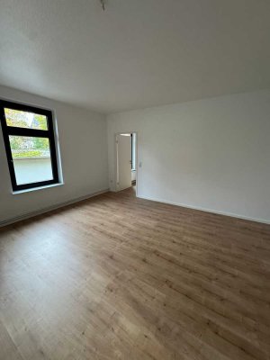 Helle 2,5 Raum Wohnung mit großer Wohnküche in Neudorf