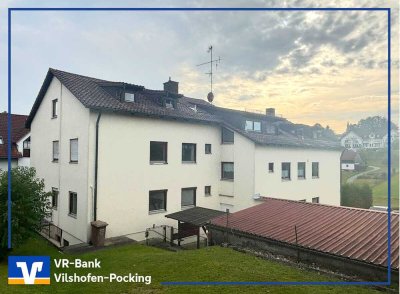 HIER KÖNNTE IHR NEUER LEBENSABSCHNITT BEGINNEN: GEPFLEGTE 3-ZIMMER-WOHNUNG MIT BALKON!