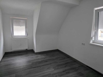 3 Zimmer-Dachgeschosswohnung mit Duschbad- EBK - Innenstadtlage