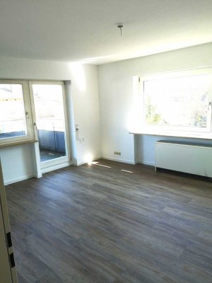 Helle 3-Zimmer Wohnung mit großem Balkon