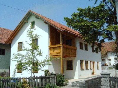 Wohnen für Mitarbeiter - 8-Zimmer-Haus mit EBK in Finsing