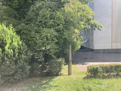 Erdgeschosswohnung mit Balkon und kleiner Terrasse