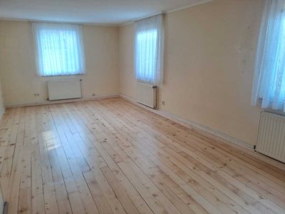 5 Zimmer Altbauwohnung mit Aufzug und Dachterrasse in der Fußgängerzone