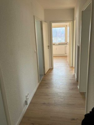 Helle und frisch sanierte 4 Zi-Wohnung
