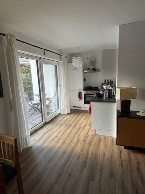 Helle 2-Zi-EG Wohnung mit sonniger Westterrasse in Holzkirchen!