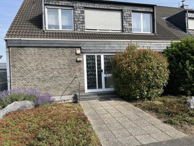 Preiswertes, gepflegtes 6-Raum-Mehrfamilienhaus in Köln Heimersdorf