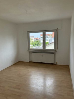 Helle 2-Raum-Wohnung mit Balkon in Obertshausen