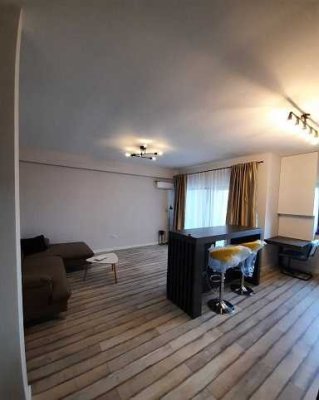 Geschmackvolle, modernisierte 1,5-Zimmer-DG-Wohnung mit geh. Innenausstattung mit Balkon und EBK