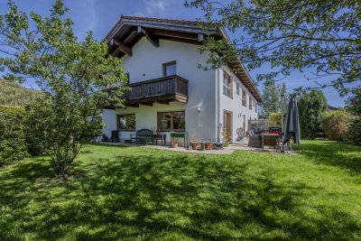 Holzkirchner Wohntraum mit Gartenparadies, EBK, Sauna, Garage, ca. 166 m²