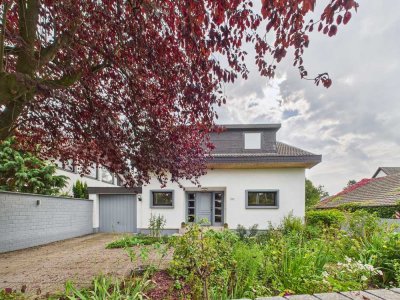 Provisionsfrei - Freistehendes EFH mit Einliegerwohnung