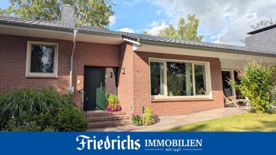 Großzügiges Landhausanwesen mit Nebengebäuden u. Parkgrundstück in ruhiger Lage in Bad Zwischenahn