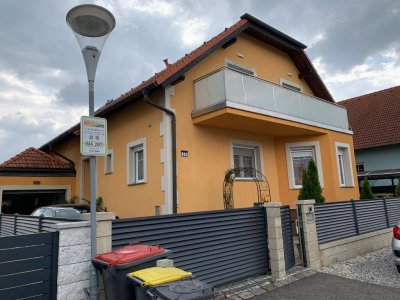 Großzügiges Einfamilienhaus mit Garten, Garage und Carport in Gänserndorf Stadt