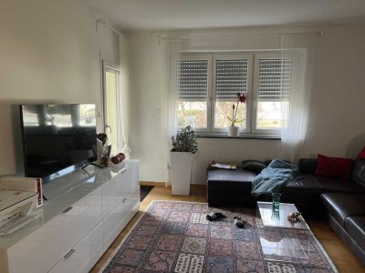 Untermieter gesucht Möblierte 2-Zimmer-Wohnung mit Balkon in Stuttgart Ost