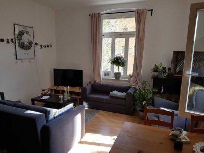 Helle Zweiraumwohnung mit Einbauküche