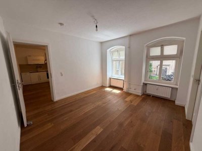Vollständig sanierte Altbauwohnung in absoluter Bestlage, Ruhig, Südwest