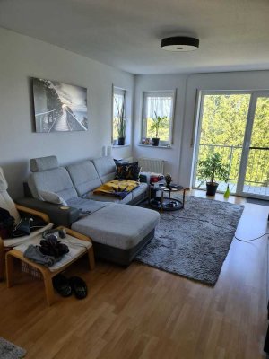 Lichtdurchflutete Wohnung mit drei Zimmern und zwei Balkonen in Florstadt
