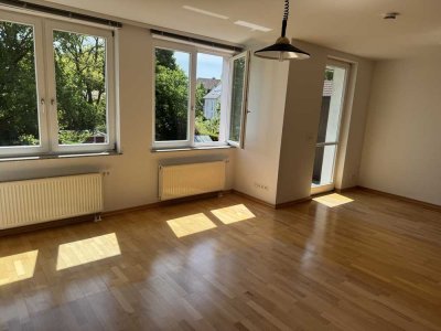 Helle großzügige  1-Raum-Wohnung mit Balkon und EBK in Hohen Neuendorf