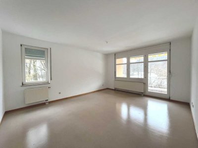 Wohnen mit Komfort: 4-Zimmer-Wohnung inkl. Garage, Balkon und Keller!