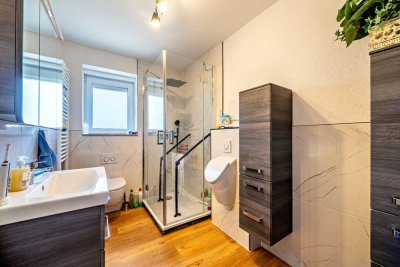 Modernisierte 3-ZKB-Wohnung mit Balkon und Garage im 1.OG in zentraler Lage von Brühl