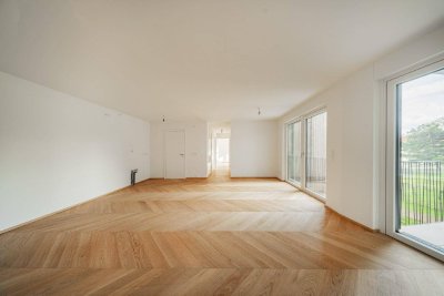 STOCK IM WEG - Elegante Familienwohnung mit Loggia und idyllischem Gartenblick