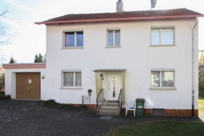 Großes naturnahes Wohngrundstück in Schwabach – Sanierungsobjekt mit Potenzial