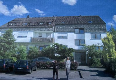 Helle 2,5-Zimmer-Wohnung mit Balkon und Einbauküche in Tübingen