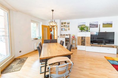 Zentral wohnen über mehrere Ebenen! Zwei Balkone und viel Platz!