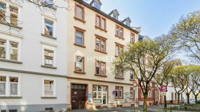 Leerstehende Altbau-Wohnung mit 2 Zimmern und Keller in zentraler Lage - WG geeignet