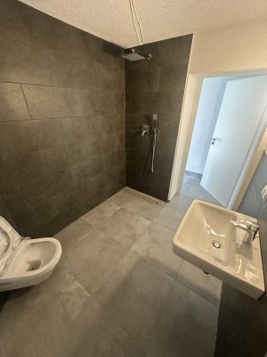 Kernsanierte 2-Zimmer-Einliegerwohnung mit Terrasse in Fellbach-Oeffingen