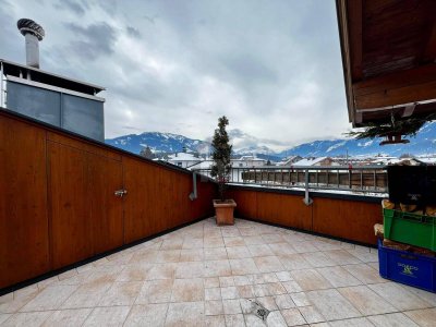 SUPER FLAIR UND SONNIGE DACHTERRASSE IN ZENTRALER LAGE