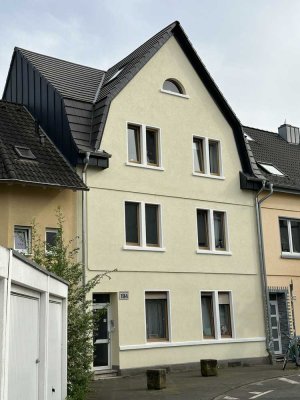 4-Familienhaus mit gehobener Innenausstattung in Köln Dellbrück