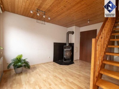 Großzügige 2,5-Zimmer-Wohnung + zwei Hobby- oder Arbeitsräume im 2. DG + Garten