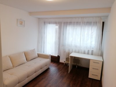 Helles möbiliertes Zimmer (16 m²) mit Balkon und eigenem Bad in Gottenheim