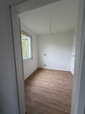 Frisch Sanierte 1-Zimmer Wohnung im Herzen von Dinslaken ab 01.12!