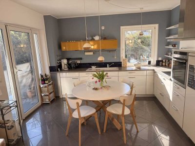 Lichtdurchflutete Maisonette-Wohnung  mit Gartenidylle / provisionsfrei