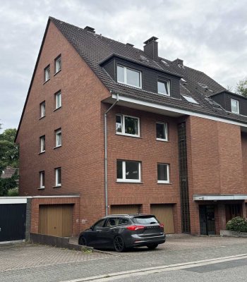 Modernisierte und bezugsfertige Eigentumswohnung mit großem Balkon in begehrter Wohnlage!