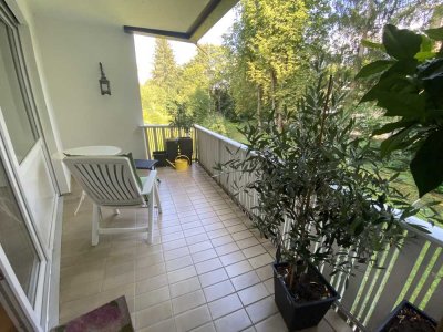 Gelegenheit: lichtdurchflutete 3- Zimmer-Wg. mit 2 Balkonen und Blick in die Parkanlage...