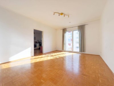 Zentrale 3-Zimmer-Wohnung im sanierten Wohnhaus mit Loggia und Ausblick