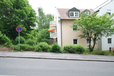Charmante 2-Zimmer-Erdgeschosswohnung mit Terrasse & Garten in grüner Stadtrandlage von Deggendorf
