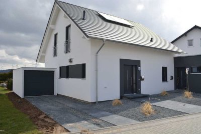 Traumhaftes Einfamilienhaus mit Garage und Design-Küche in Rheinböllen