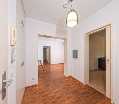 Provisionsfreie, helle und familienfreundliche 4-Zimmer-Wohnung mit Stellplatz in Berlin-Nikolassee